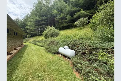 12093 Nc Hwy 194 N, Lansing, NC 28643 - Photo 6