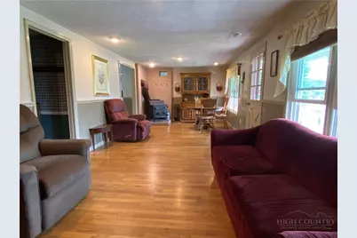 512 Bare Street, West Jefferson, NC 28694 - Photo 4