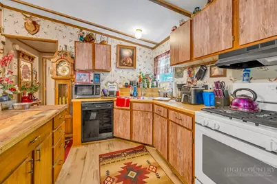488 Wards Branch Road, Sugar Grove, NC 28679 - Photo 18