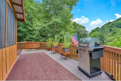 488 Wards Branch Road, Sugar Grove, NC 28679 - Photo 14