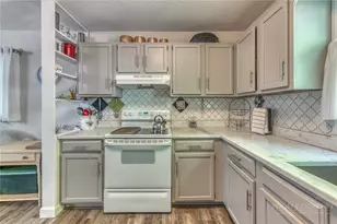 816 Hemlock Dr, Newland, NC 28657 - Photo 6