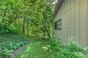816 Hemlock Dr, Newland, NC 28657 - Photo 38