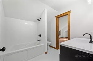 102 Snow Plow Ln, Beech Mountain, NC 28604 - Photo 20