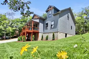 102 Snow Plow Ln, Beech Mountain, NC 28604 - Photo 2