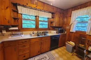 886 Hanging Rock Rd, Spruce Pine, NC 28777 - Photo 24