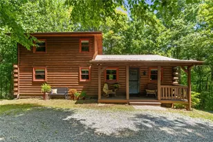 737 Trivette Cir, Sugar Grove, NC 28679 - Photo 2