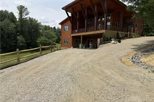 16 Bear Lodge Dr, Sparta, NC 28675 - Photo 2