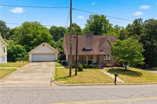 913 I St, North Wilkesboro, NC 28659 - Photo 2