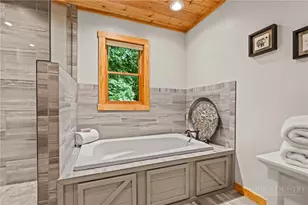 374 Tinys Mountain Dr, Deep Gap, NC 28618 - Photo 18