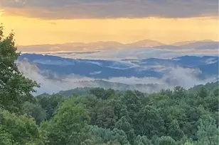 374 Tinys Mountain Dr, Deep Gap, NC 28618 - Photo 2