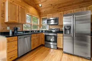 200 Summit Rd, Beech Mountain, NC 28604 - Photo 36