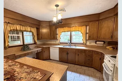 11644 Hwy 88 West, Warrensville, NC 28693 - Photo 22