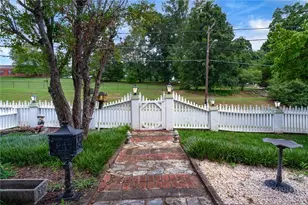 1010 SW College Ave, Lenoir, NC 28645 - Photo 14