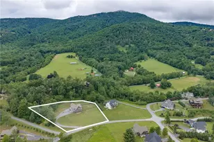 726 Silver Springs Dr, Banner Elk, NC 28604 - Photo 4