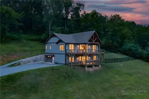 726 Silver Springs Dr, Banner Elk, NC 28604 - Photo 2