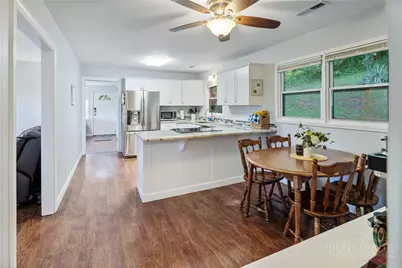 300 South Avenue, West Jefferson, NC 28694 - Photo 8