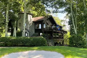 101 Castlehill Ln, Beech Mountain, NC 28604 - Photo 1