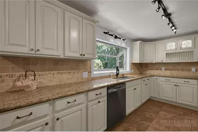 188 Holly Lane, Blowing Rock, NC 28605 - Photo 10