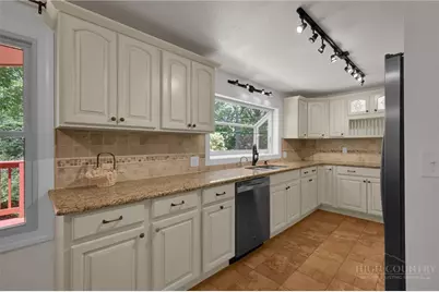 188 Holly Lane, Blowing Rock, NC 28605 - Photo 14
