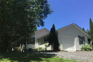 301 Tailor Made Ranch Rd, West Jefferson, NC 28694 - Photo 2