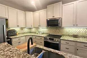 170 W Town Wy, West Jefferson, NC 28694 - Photo 12