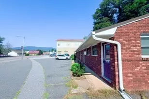 519 E Main St, Jefferson, NC 28640 - Photo 6