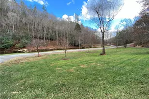 329 Ballous Mill Rd, Grassy Creek, NC 28631 - Photo 12