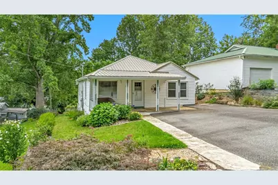 505 Oak Avenue, West Jefferson, NC 28694 - Photo 2