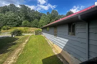 735 Weaver Ford Rd, Grassy Creek, NC 28631 - Photo 6