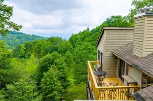 106 W Pond Creek Rd, Beech Mountain, NC 28604 - Photo 2