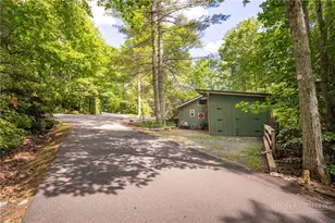 458 Windridge Rd, Newland, NC 28657 - Photo 2