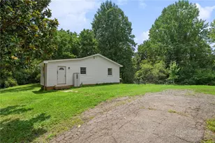 625 New Brickyard Rd, North Wilkesboro, NC 28659 - Photo 4