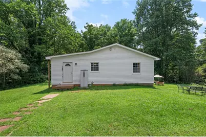 625 New Brickyard Road, North Wilkesboro, NC 28659 - Photo 2