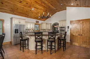 305 Laurel Ln, Blowing Rock, NC 28605 - Photo 18