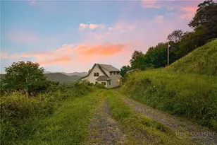 11 Wildflower Ln, Newland, NC 28657 - Photo 2