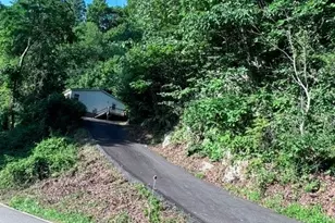 4174 Big Horse Creek Rd, Lansing, NC 28643 - Photo 2