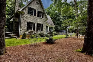 21 Maple Leaf Ln, Roaring Gap, NC 28668 - Photo 4