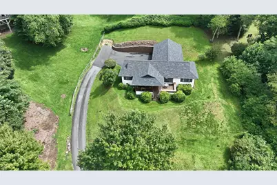 600 Mountain Glen, Newland, NC 28657 - Photo 10
