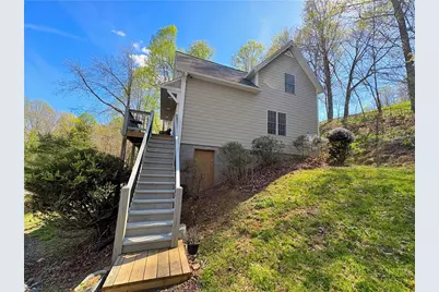 728 Townview Street, West Jefferson, NC 28694 - Photo 4