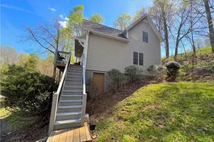 728 Townview St, West Jefferson, NC 28694 - Photo 4