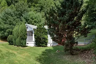1384 E Staggs Creek Rd, Lansing, NC 28643 - Photo 34