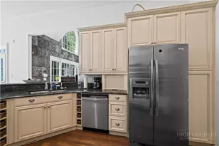 610 Rock Ledge Ln, Linville, NC 28646 - Photo 6
