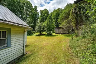 4815 Flat Springs Rd, Elk Park, NC 28622 - Photo 32