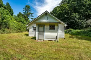4815 Flat Springs Rd, Elk Park, NC 28622 - Photo 34