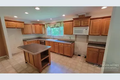 737 Lower Crab Orchard Road, Banner Elk, NC 28604 - Photo 4