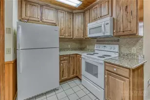 625 Mountain Glen Dr, Newland, NC 28657 - Photo 10
