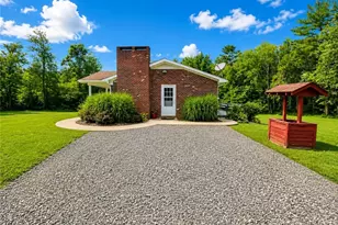 132 Oakdale Rd, Ennice, NC 28623 - Photo 4