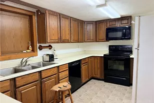 636 Dark Hollow Rd, Elk Park, NC 28622 - Photo 8