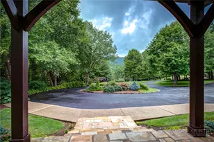 201 Grandwood Ln, Blowing Rock, NC 28605 - Photo 6