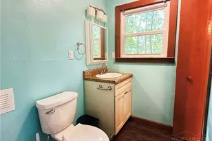 319 Walnut Hills Cir, Crumpler, NC 28617 - Photo 10